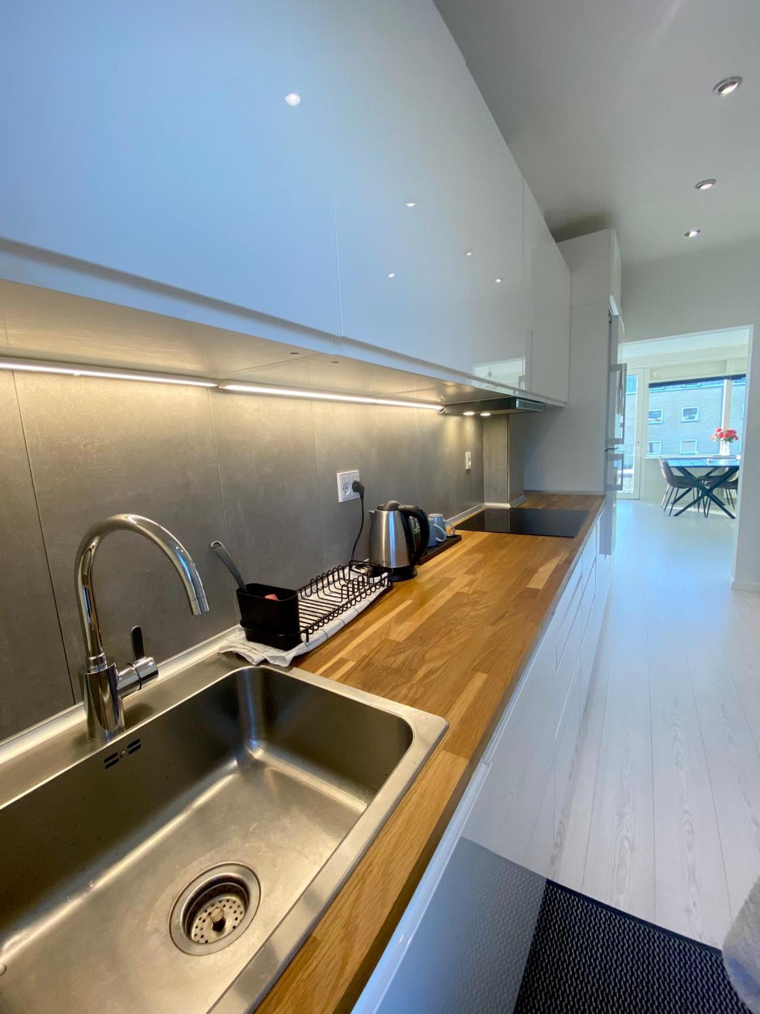 רנדרס New Apartment - Close To City Center מראה חיצוני תמונה